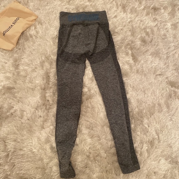 Gym shark grey leggings - Picture 2 of 3